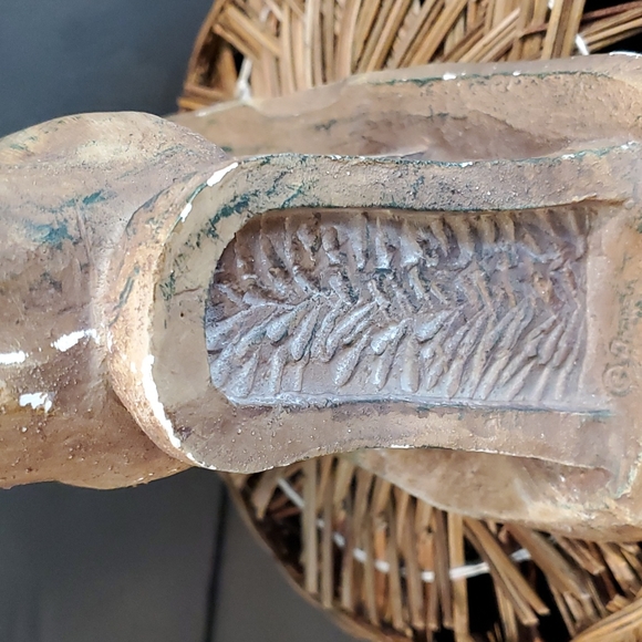 Statue of mother and child - Picture 6 of 8